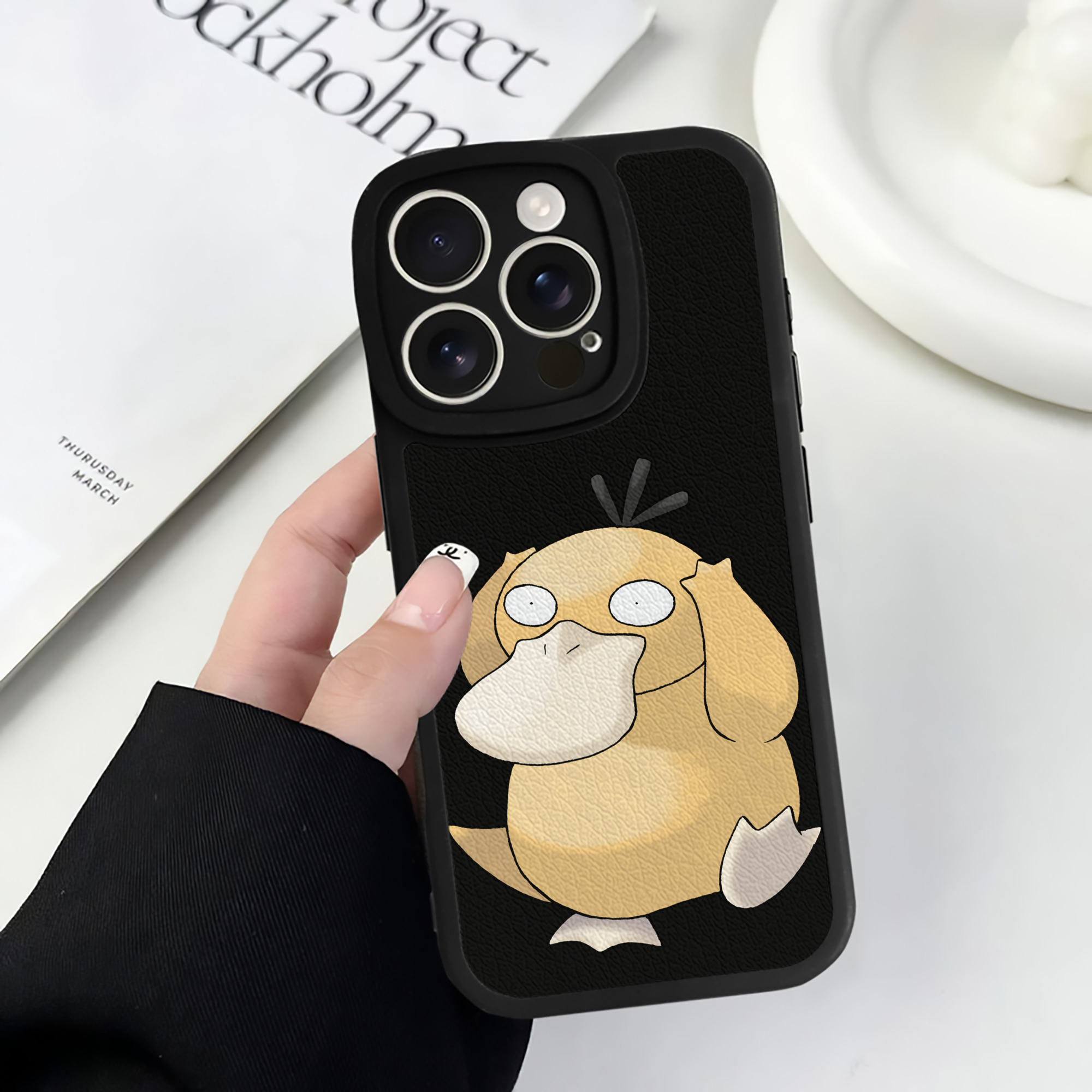 （画像用） ポケットモンスター Pokémon 【iPhone 16シリーズ対応】シリコンスマホケース（レザー調） 材質：シリコン